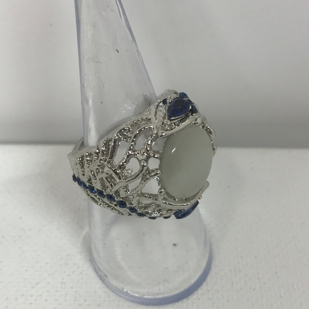 Ring: Sterling Silver w/blue stones and large moonstone